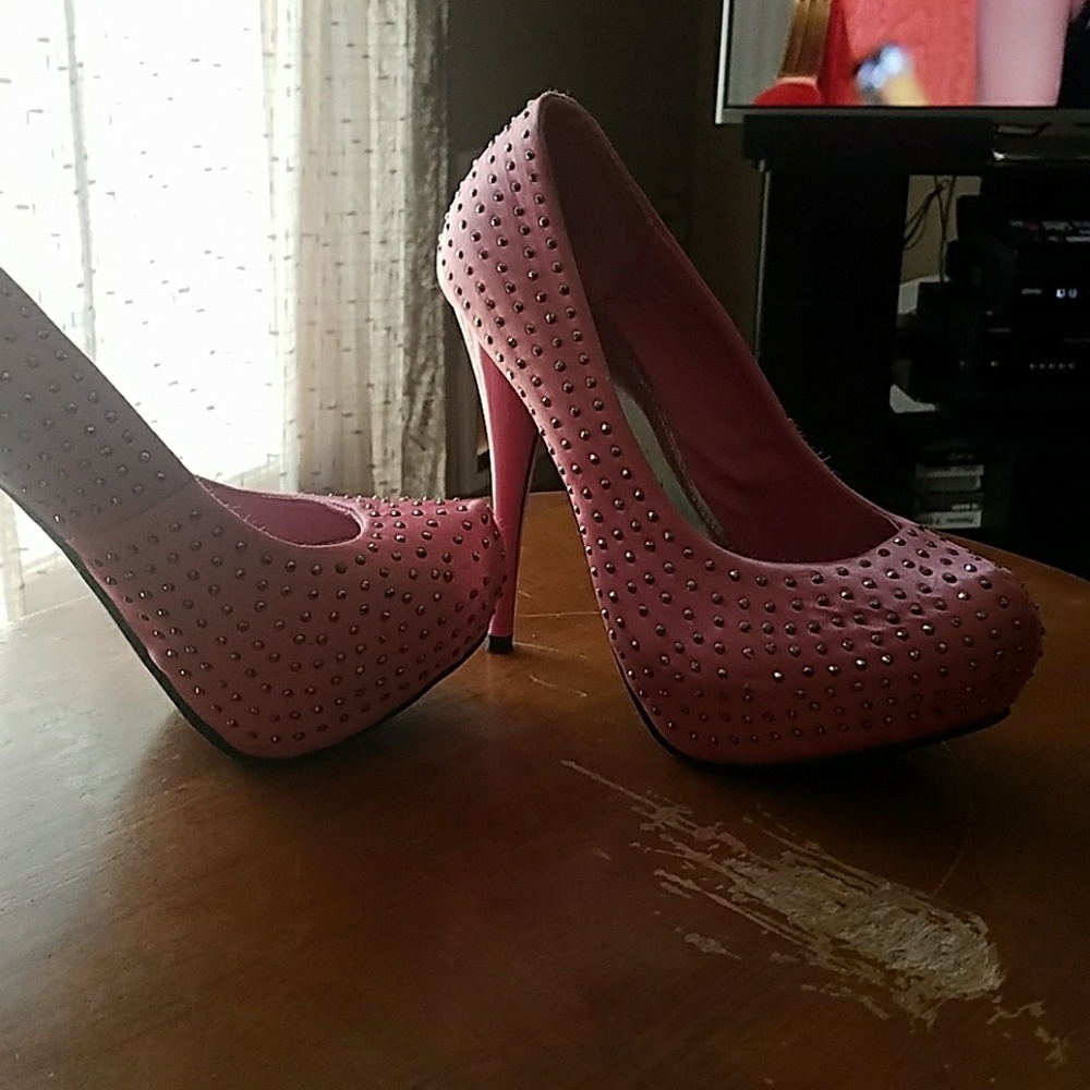 Pink pumps